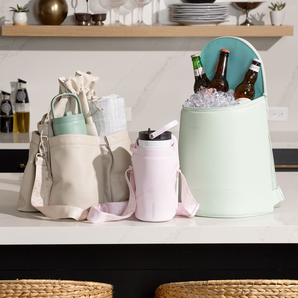 beverage-bucket-bag-q1 6c4793ad3b8e--group-lifestyle1.jpg