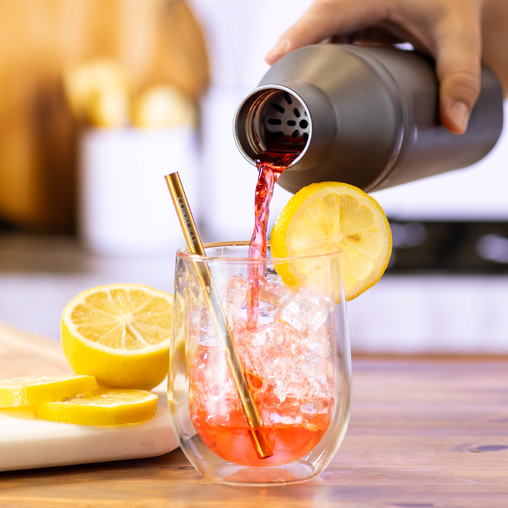 cocktail-shaker-lid-l3 Cocktail_Shaker_lifestyle_1_0f873eef-26b9-477a-b301-4dde25c00201.png