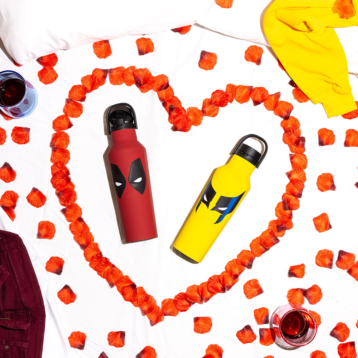 deadpool-and-wolverine-drinkware-g7 a7afce7e71cf--DeadpoolWolverine-PDPLifestyle2.jpg
